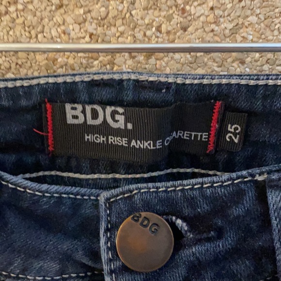 Used jeans that are still in good quality! - Picture 3 of 3